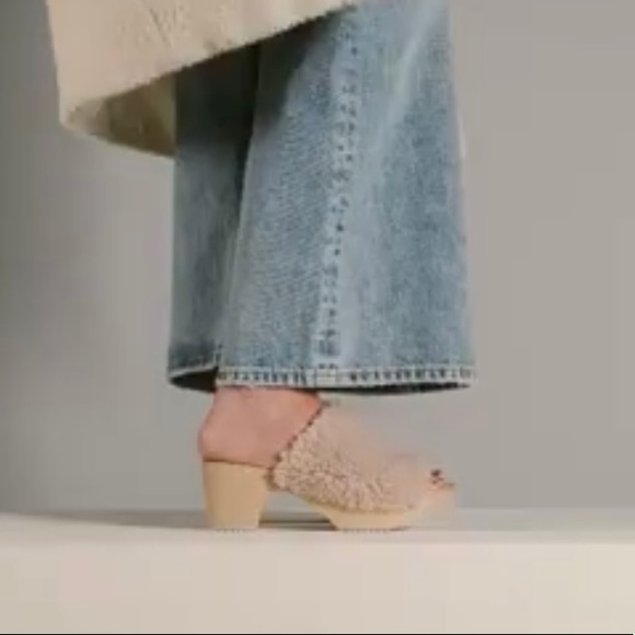 Zuzii Shoes - NEW WITH TAGS: Zuzii Anders Clog